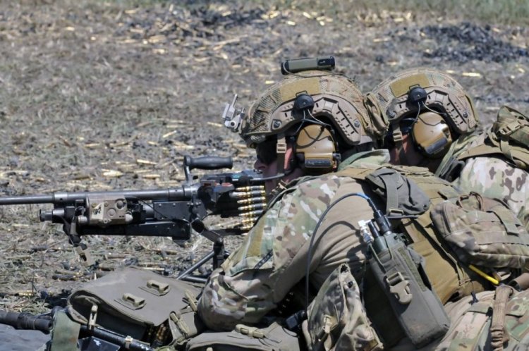 Tropas de EEUU avanzan al frente para combatir a ISIS en Irak
