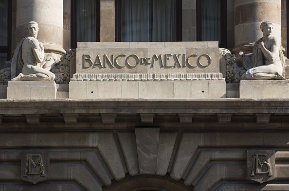 Signage is displayed on the exterior of Mexico's central bank, the Banco de Mexico, in Mexico City, Mexico, on Tuesday, March 15, 2016. Mexico is scheduled to announce a decision on changing its overnight lending rate on March 18. Photographer: Susana Gonzalez/Bloomberg via Getty Images
