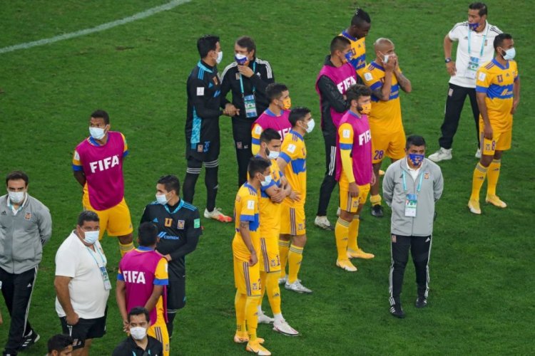 Tigres' players react to their defeat during the FIFA Club World Cup final football match between Germany's Bayern Munich vs Mexico's UANL Tigres at the Education City Stadium in the Qatari city of Ar-Rayyan on February 11, 2021. (Photo by Karim JAAFAR / AFP) (Photo by KARIM JAAFAR/AFP via Getty Images)