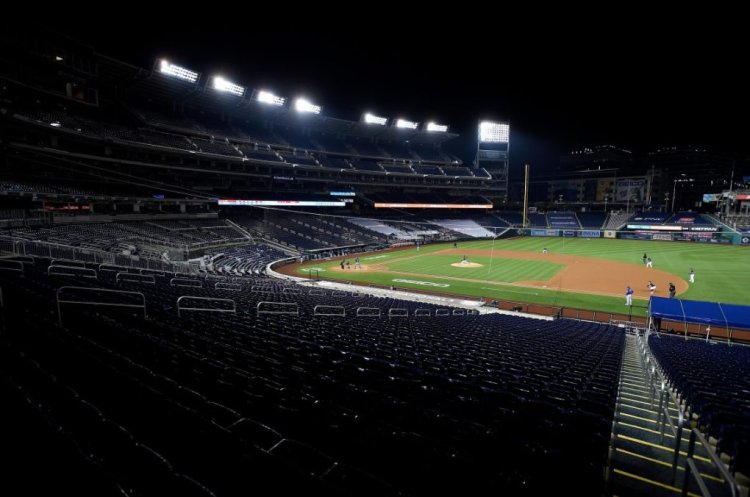 WASHINGTON, DC - SEPTEMBER 26:  The Washington Nationals play against the New York Mets in the sixth inning during game 2 of a double header at Nationals Park on September 26, 2020 in Washington, DC.  (Photo by Greg Fiume/Getty Images)