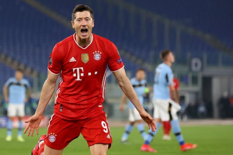 ROME, ITALY - FEBRUARY 23: Robert Lewandowski of FC Bayern München celebrates scoring the first team goal during the UEFA Champions League Round of 16 match between Lazio Roma and Bayern München at Olimpico Stadium on February 23, 2021 in Rome, Italy. (Photo by Alexander Hassenstein/Getty Images)