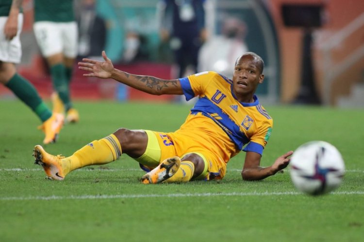 DOHA, QATAR - FEBRUARY 07: Luis Quinones of Tigres UANL appeals for a free kick after he is brought down by Gustavo Gomez of Palmeiras during the semi-final match between Palmeiras and Tigres UANL at Education City Stadium on February 7, 2021 in Doha, Qatar. Photo by Colin McPhedran/MB Media SPO, SOC, FOC PUBLICATIONxINxGERxSUIxAUTxONLY Copyright: xColinxMcPhedran/MBxMediax