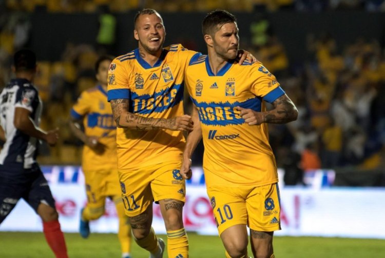 Andre Gignac R y Nicolas Lopez of Tigres celebrate a goal against Rayados de Monterrey, during a match corresponding to the 16th journey of the Guardianes Clausura 2021 Tournament of Mexican soccer, played at the University Stadium, in Monterrey, Mexico, 24 April 2021. Tgres vs Rayados ACHTUNG: NUR REDAKTIONELLE NUTZUNG PUBLICATIONxINxGERxSUIxAUTxONLY Copyright: xMiguelxSierrax AME2468 20210425-637549278981742863