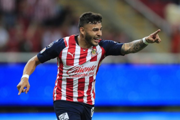 ZAPOPAN, MEXICO - FEBRUARY 26: Alexis Vega of Chivas celebrates after scoring the second goal of his team during the 7th round match between Chivas and Puebla as part of the Torneo Grita Mexico C22 Liga MX at Akron Stadium on February 26, 2022 in Zapopan, Mexico. (Photo by Refugio Ruiz/Getty Images)