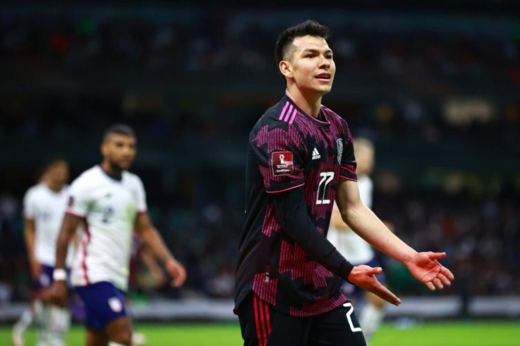 MEXICO CITY, MEXICO - MARCH 24: Hirving Lozano of Mexico reacts during the match between Mexico and The United States as part of the Concacaf 2022 FIFA World Cup Qualifiers at Azteca Stadium on March 24, 2022 in Mexico City, Mexico. (Photo by Hector Vivas/Getty Images)