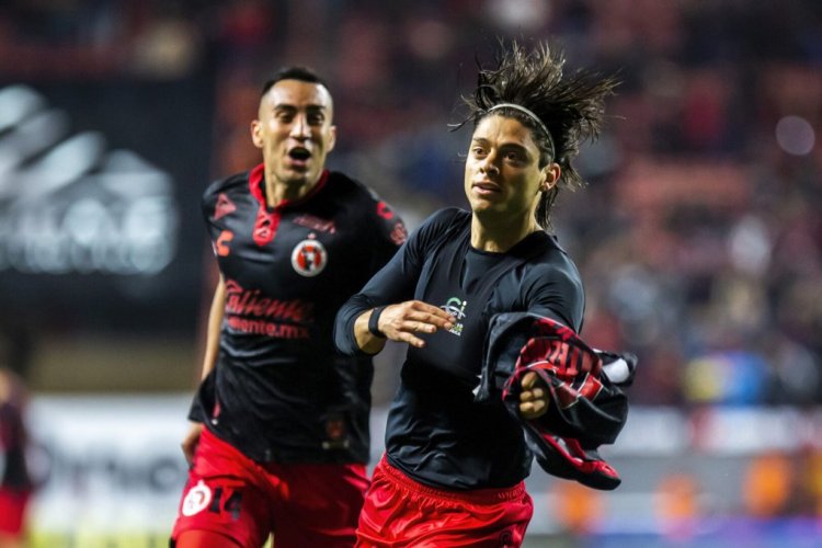 TIJUANA, MEXICO - MARCH 20: Joaquin Montecinos of Tijuana celebrates after scoring his team's goal during the 11th round match between Club Tijuana and FC Juarez as part of the Torneo Grita Mexico C22 Liga MX at Caliente Stadium on March 20, 2022 in Tijuana, Mexico. (Photo by Francisco Vega/Getty Images)