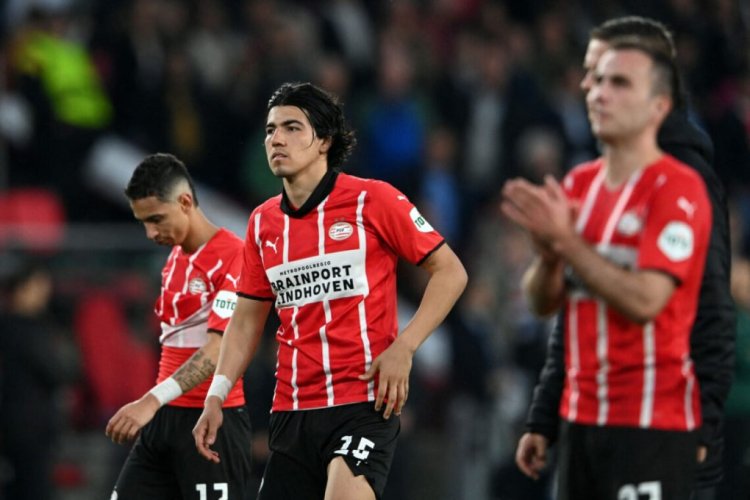 PSV's Erick Gutierrez  (C) Mauro Junior reacts with teammates after losing the UEFA Europa Conference League quarter-final second leg football match between PSV Eindhoven and Leicester City FC at the Phillips Stadium  in Eindhoven on April 14, 2022. - Netherlands OUT (Photo by Olaf Kraak / ANP / AFP) / Netherlands OUT (Photo by OLAF KRAAK/ANP/AFP via Getty Images)