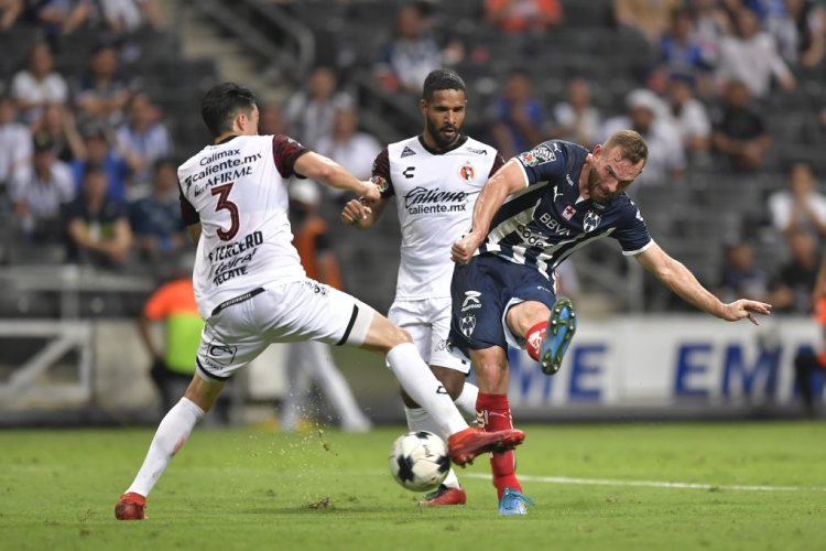 MONTERREY, MEXICO - APRIL 30: Vincent Janssen of Monterrey kicks the ball and scores his team's second goal during the 17th round match between Monterrey and Club Tijuana as part of the Torneo Grita Mexico C22 Liga MX at BBVA Stadium on April 30, 2022 in Monterrey, Mexico. (Photo by Azael Rodriguez/Getty Images)