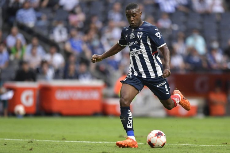 MONTERREY, MEXICO - APRIL 09: Joel Campbell of Monterrey drives the ball during the 13th round match between Monterrey and Santos Laguna as part of the Torneo Grita Mexico C22 Liga MX at BBVA Stadium on April 09, 2022 in Monterrey, Mexico. (Photo by Azael Rodriguez/Getty Images)