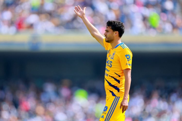 MEXICO CITY, MEXICO - JANUARY 23: Diego Reyes #13 of Tigres gestures during the 3rd round match between Pumas UNAM and Tigres UANL as part of the Torneo Grita Mexico C22 Liga MX at Olimpico Universitario Stadium on January 23, 2022 in Mexico City, Mexico. (Photo by Hector Vivas/Getty Images)