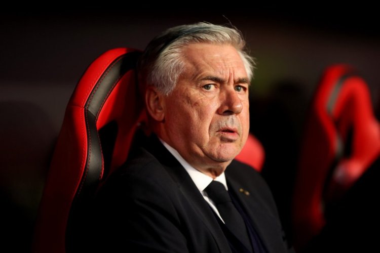 SEVILLE, SPAIN - APRIL 17: Carlo Ancelotti, Head Coach of Real Madrid looks on during the LaLiga Santander match between Sevilla FC and Real Madrid CF at Estadio Ramon Sanchez Pizjuan on April 17, 2022 in Seville, Spain. (Photo by Fran Santiago/Getty Images)