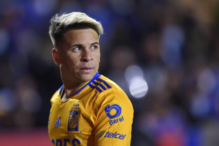 MONTERREY, MEXICO - FEBRUARY 19: Yeferson Soteldo of Tigres looks on during the 6th round match between Tigres UANL and Atletico San Luis as part of the Torneo Grita Mexico C22 Liga MX at Universitario Stadium on February 19, 2022 in Monterrey, Mexico. (Photo by Azael Rodriguez/Getty Images)