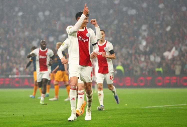 AMSTERDAM, NETHERLANDS - MAY 11: Edson Alvarez of Ajax celebrates after scoring their side's fifth goal during the Dutch Eredivisie match between Ajax and sc Heerenveen at Johan Cruijff Arena on May 11, 2022 in Amsterdam, Netherlands. (Photo by Dean Mouhtaropoulos/Getty Images)