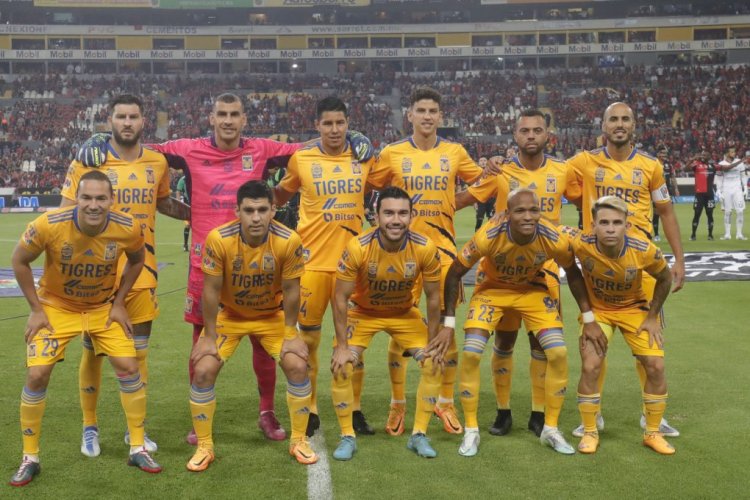 GUADALAJARA, MEXICO - MAY 18:  Players of Tigres pose for photos prior the semifinal first leg match between Atlas and Tigres UANL as part of the Torneo Grita Mexico C22 Liga MX at Jalisco Stadium on May 18, 2022 in Guadalajara, Mexico. (Photo by Refugio Ruiz/Getty Images)
