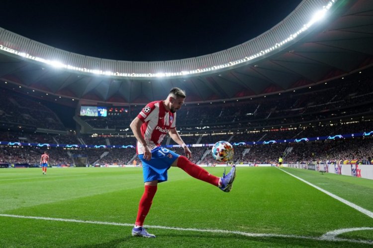 MADRID, SPAIN - FEBRUARY 23: Hector Herrera of Atletico de Madrid in action during the UEFA Champions League Round Of Sixteen Leg One match between Atletico Madrid and Manchester United at Wanda Metropolitano on February 23, 2022 in Madrid, Spain. (Photo by Angel Martinez/Getty Images)
