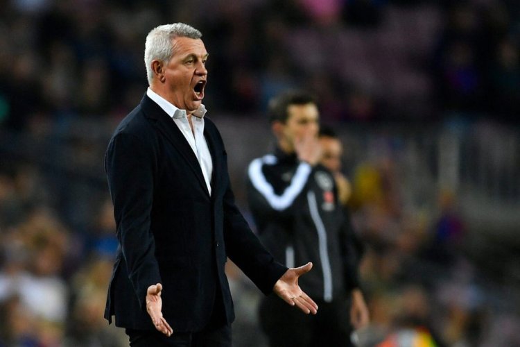 Real Mallorca's Mexican coach Javier Aguirre reacts during the Spanish League football match between FC Barcelona and RCD Mallorca at the Camp Nou stadium in Barcelona on May 1, 2022. (Photo by Pau BARRENA / AFP) (Photo by PAU BARRENA/AFP via Getty Images)
