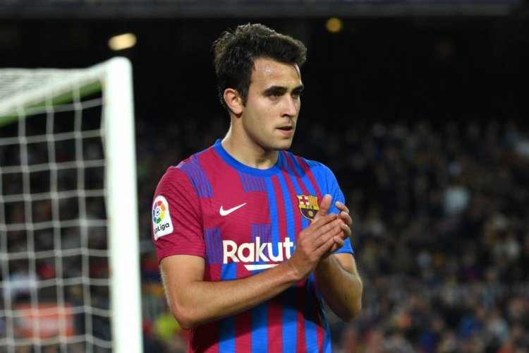 Barcelona's Spanish defender Eric Garcia applauds as he leaves the pitch during the Spanish league football match between FC Barcelona and Rayo Vallecano de Madrid at the Camp Nou stadium in Barcelona on April 24, 2022. (Photo by LLUIS GENE / AFP) (Photo by LLUIS GENE/AFP via Getty Images)