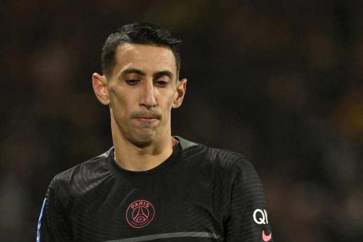 Paris Saint-Germain's Argentinian midfielder Angel Di Maria looks on during the French L1 football match between FC Nantes and Paris-Saint Germain (PSG) at the Stade de la BeaujoireLouis Fonteneau, western France, on February 19, 2022. (Photo by LOIC VENANCE / AFP) (Photo by LOIC VENANCE/AFP via Getty Images)