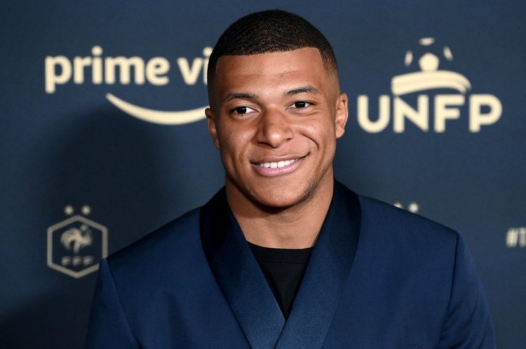 Paris Saint-Germain's French forward Kylian MBappe poses ahead of the TV show on May 15, 2022 in Paris, as part of the 30th edition of the UNFP (French National Professional Football players Union) trophy ceremony. (Photo by FRANCK FIFE / AFP) (Photo by FRANCK FIFE/AFP via Getty Images)