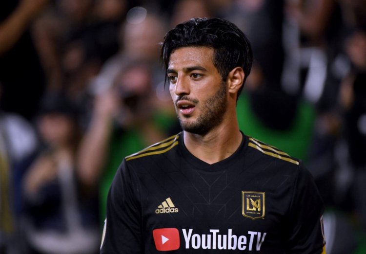 LOS ANGELES, CALIFORNIA - APRIL 13:  Carlos Vela #10 of Los Angeles FC reacts after earning a corner kick during a 2-0 win over FC Cincinnati at Banc of California Stadium on April 13, 2019 in Los Angeles, California. (Photo by Harry How/Getty Images)