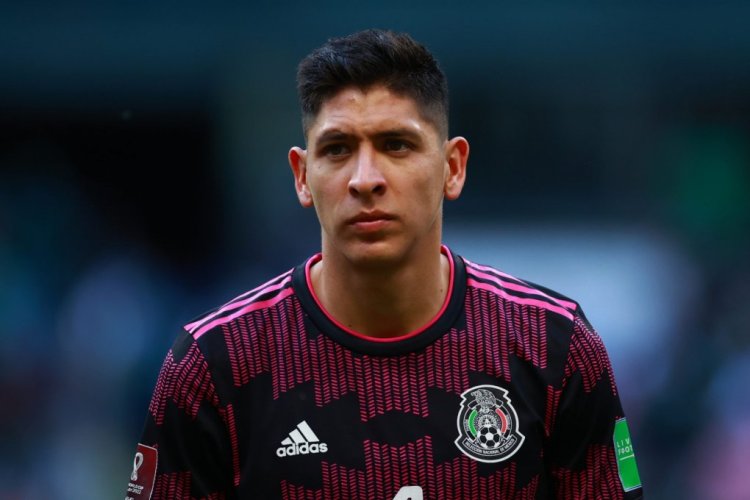 MEXICO CITY, MEXICO - OCTOBER 10: Edson Alvarez of Mexico during the match between Mexico and Honduras as part of the Concacaf 2022 FIFA World Cup Qualifier at Azteca Stadium on October 10, 2021 in Mexico City, Mexico. (Photo by Hector Vivas/Getty Images)