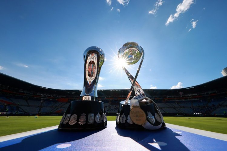 PACHUCA, MEXICO - MAY 29: Trophies of Liga MX Grita Mexico C22 Champion (L) and Campeon de Campeones (R) are displayed prior the final second leg match between Pachuca and Atlas as part of the Torneo Grita Mexico C22 Liga MX at Hidalgo Stadium on May 29, 2022 in Pachuca, Mexico. (Photo by Hector Vivas/Getty Images)