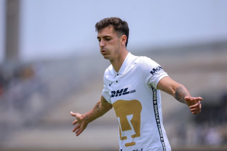 MEXICO CITY, MEXICO - MAY 01: Juan Dinenno of Pumas celebrates the second scored goal of Pumas during the 17th round match between Pumas UNAM and Pachuca as part of the Torneo Grita Mexico C22 Liga MX at Olimpico Universitario Stadium on May 01, 2022 in Mexico City, Mexico. (Photo by Manuel Velasquez/Getty Images)