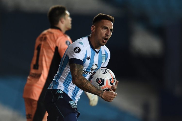 AVELLANEDA, ARGENTINA - JULY 20: Javier Correa of Racing Club celebrates after scoring the first goal of his team during a round of sixteen second leg match between Racing Club and Sao Paulo as part of Copa CONMEBOL Libertadores 2021 at Presidente Peron Stadium on July 20, 2021 in Avellaneda, Argentina. (Photo by Marcelo Endelli/Getty Images)