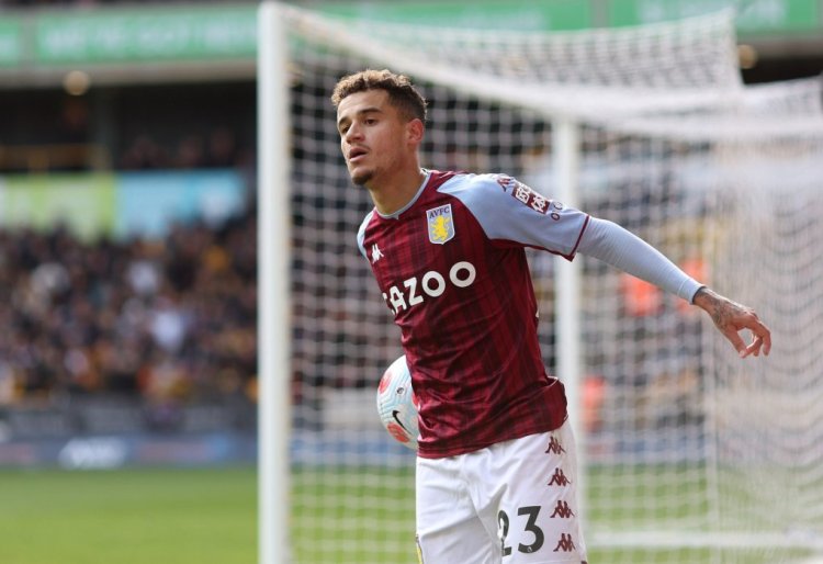WOLVERHAMPTON, ENGLAND - APRIL 02: Philippe Coutinho of Aston Villa in action during the Premier League match between Wolverhampton Wanderers and Aston Villa at Molineux on April 02, 2022 in Wolverhampton, England. (Photo by Richard Heathcote/Getty Images)