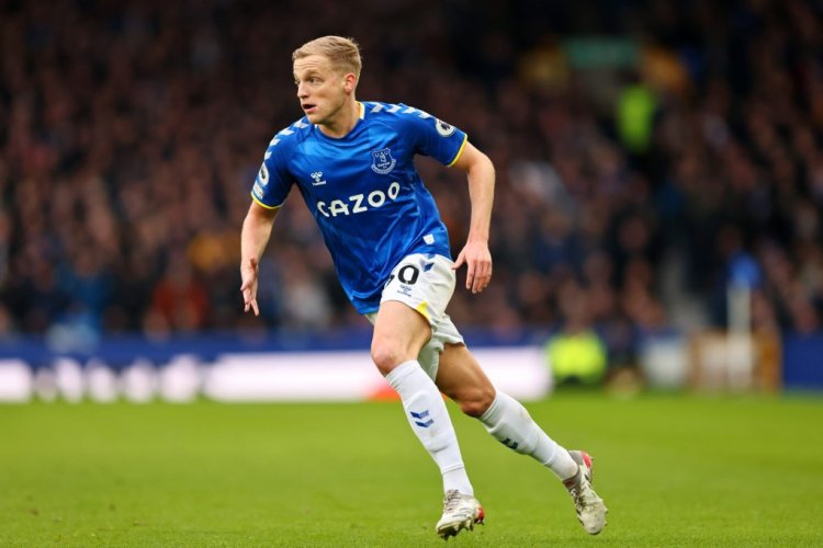 LIVERPOOL, ENGLAND - FEBRUARY 12: Donny van de Beek of Everton in action during the Premier League match between Everton and Leeds United at Goodison Park on February 12, 2022 in Liverpool, England. (Photo by Marc Atkins/Getty Images)