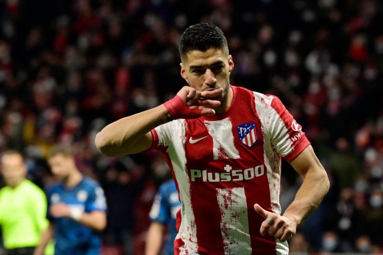 Atletico Madrid's Uruguayan forward Luis Suarez celebrates after scoring a goal during the Spanish League football match between Club Atletico de Madrid and Deportivo Alaves at the Wanda Metropolitano stadium in Madrid on April 2, 2022. (Photo by JAVIER SORIANO / AFP) (Photo by JAVIER SORIANO/AFP via Getty Images)