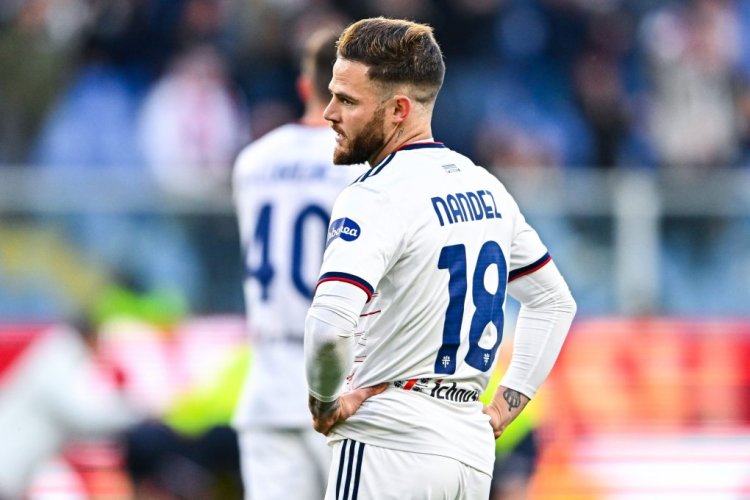 GENOA, ITALY - APRIL 24: Nahitan Nandez of Cagliari (R) reacts with disappointment after Milan Badelj of Genoa has scored a goal during the Serie A match between Genoa CFC and Cagliari Calcio at Stadio Luigi Ferraris on April 24, 2022 in Genoa, Italy. (Photo by Getty Images)