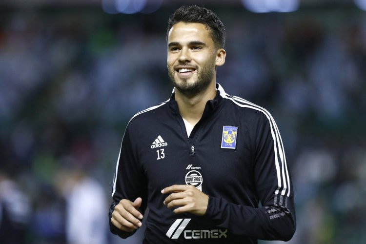 LEON, MEXICO - DECEMBER 04: Diego Reyes of Tigres smiles before the semifinal second leg match between Leon and Tigres UANL as part of the Torneo Grita Mexico A21 Liga MX at Leon Stadium on December 04, 2021 in Leon, Mexico. (Photo by Leopoldo Smith/Getty Images)