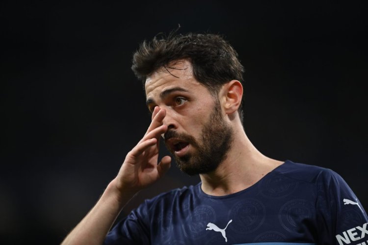 MADRID, SPAIN - MAY 04: Bernardo Silva of Manchester City looks on during the UEFA Champions League Semi Final Leg Two match between Real Madrid and Manchester City at Estadio Santiago Bernabeu on May 04, 2022 in Madrid, Spain. (Photo by Michael Regan/Getty Images)