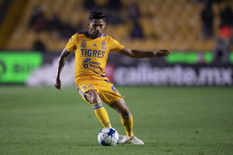 MONTERREY, MEXICO - FEBRUARY 06: Javier Aquino #20 of Tigres drives the ball  during the 4th round match between Tigres UANL and Mazatlan FC as part of the Torneo Grita Mexico C22 Liga MX at Universitario Stadium on February 06, 2022 in Monterrey, Mexico. (Photo by Azael Rodriguez/Getty Images)