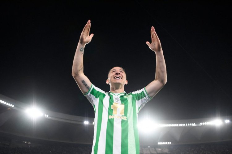 Real Betis' Mexican midfielder Andres Guardado celebrates at the end of the Spanish Copa del Rey (King's Cup) final football match between Real Betis and Valencia CF at La Cartuja Stadium in Seville, on April 23, 2022. (Photo by JORGE GUERRERO / AFP) (Photo by JORGE GUERRERO/AFP via Getty Images)