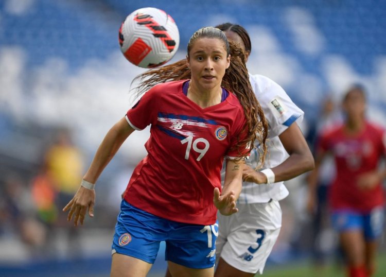 Costa Rica's Maria Paula Salas (L) and Panama's Carina Baltrip (R) vie for the ball during their 2022 Concacaf Women's Championship football match, at the Universitario stadium in Monterrey, Nuevo Leon State, Mexico on July 5, 2022. (Photo by ALFREDO ESTRELLA / AFP) (Photo by ALFREDO ESTRELLA/AFP via Getty Images)