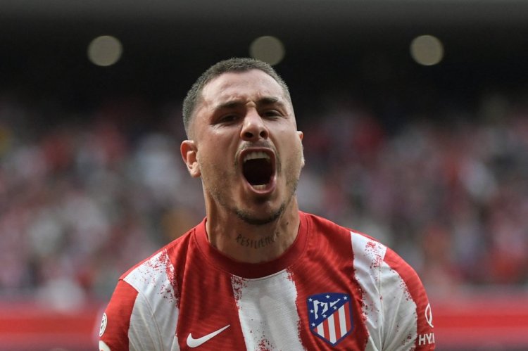 Atletico Madrid's Uruguayan defender Jose Gimenez celebrates scoring the opening goal during the Spanish league football match between Club Atletico de Madrid and Sevilla FC at the Wanda Metropolitano stadium in Madrid on May 15, 2022. (Photo by Jose Jordan / AFP) (Photo by JOSE JORDAN/AFP via Getty Images)
