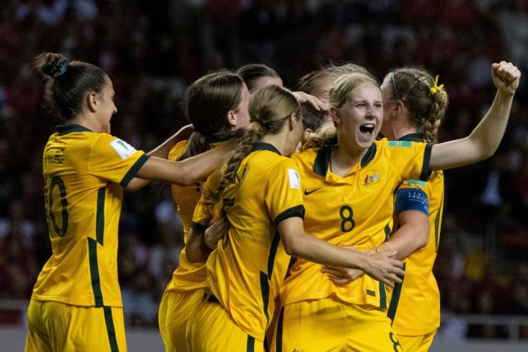 Australia's midfielder Hana Lowry (2nd R) celebrates with teammates after scoring against Costa Rica during their Women's U-20 World Cup football match between Australia and Costa Rica at the National stadium in San Jose, Costa Rica, on August 10, 2022. (Photo by EZEQUIEL BECERRA / AFP) (Photo by EZEQUIEL BECERRA/AFP via Getty Images)