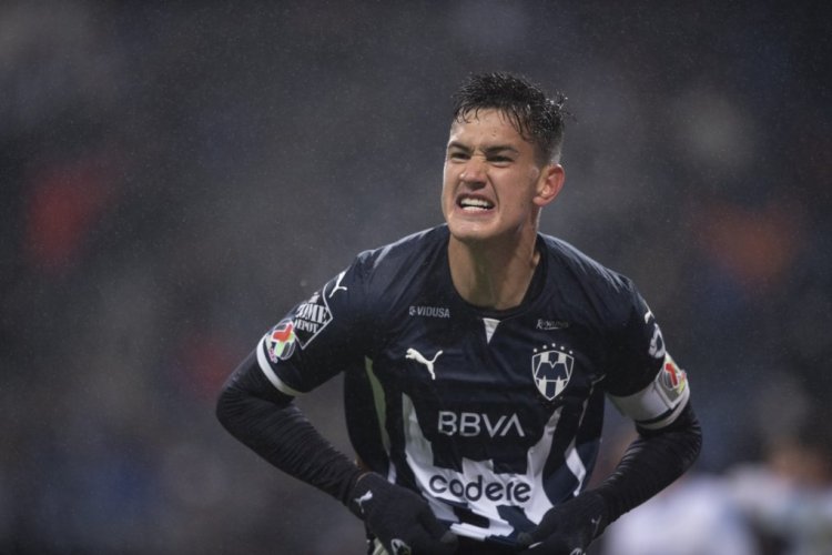 MONTERREY, MEXICO - JANUARY 22: César Montes #3 of Monterrey celebrates after scoring his team's second goal during the 3rd round match between Monterrey and Cruz Azul as part of the Torneo Grita Mexico C22 Liga MX at BBVA Stadium on January 22, 2022 in Monterrey, Mexico. (Photo by Azael Rodriguez/Getty Images)