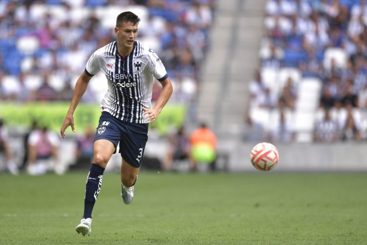 MONTERREY, MEXICO - JULY 26: César Montes of Monterrey drives the ball  during the 5th round match between Monterrey and Puebla as part of the Torneo Apertura 2022 Liga MX at BBVA Stadium on July 26, 2022 in Monterrey, Mexico. (Photo by Azael Rodriguez/Getty Images)