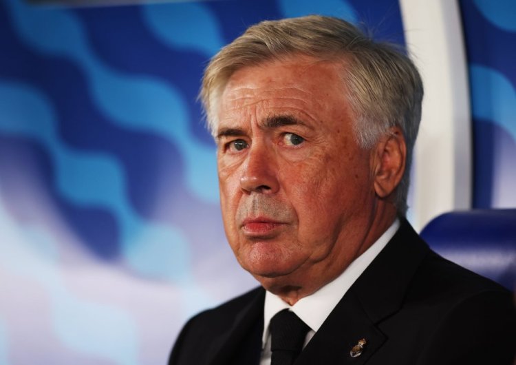 HELSINKI, FINLAND - AUGUST 10: Carlo Ancelotti, Head Coach of Real Madrid looks on prior to kick off of the UEFA Super Cup Final 2022 between Real Madrid CF and Eintracht Frankfurt at Helsinki Olympic Stadium on August 10, 2022 in Helsinki, Finland. (Photo by Alex Grimm/Getty Images )