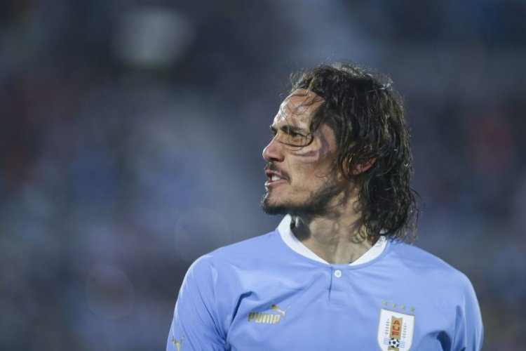 MONTEVIDEO, URUGUAY - JUNE 11: Edinson Cavani of Uruguay gestures after scoring the first goal, during a match between Uruguay and Panama at Centenario Stadium on June 11, 2022 in Montevideo, Uruguay. (Photo by Ernesto Ryan/Getty Images)