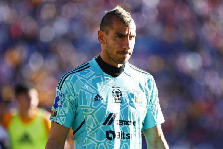 SAN LUIS POTOSI, MEXICO - OCTOBER 01: Nahuel Guzman goakeeper of Tigres UANL leaves the field after the 17th round match between Atletico San Luis and Tigres UANL as part of the Torneo Apertura 2022 Liga MX at Estadio Alfonso Lastras on October 1, 2022 in San Luis Potosi, Mexico. (Photo by Leopoldo Smith/Getty Images)