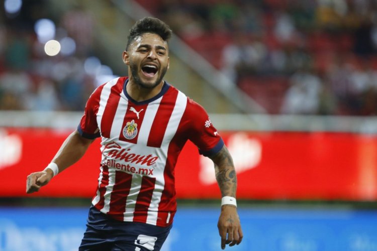 ZAPOPAN, MEXICO - SEPTEMBER 13: Alexis Vega of Chivas reacts during the 9th round match between Chivas and Tigres UANL as part of the Torneo Apertura 2022 Liga MX at Akron Stadium on September 13, 2022 in Zapopan, Mexico. (Photo by Refugio Ruiz/Getty Images)