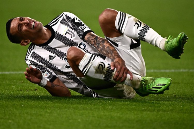 Juventus' Argentine forward Angel Di Maria reacts as he lies on the pitch during the UEFA Champions League 1st round day 3 group H football match between Juventus Turin and Maccabi Haifa, at the Juventus stadium in Turin on October 5, 2022. (Photo by Marco BERTORELLO / AFP) (Photo by MARCO BERTORELLO/AFP via Getty Images)