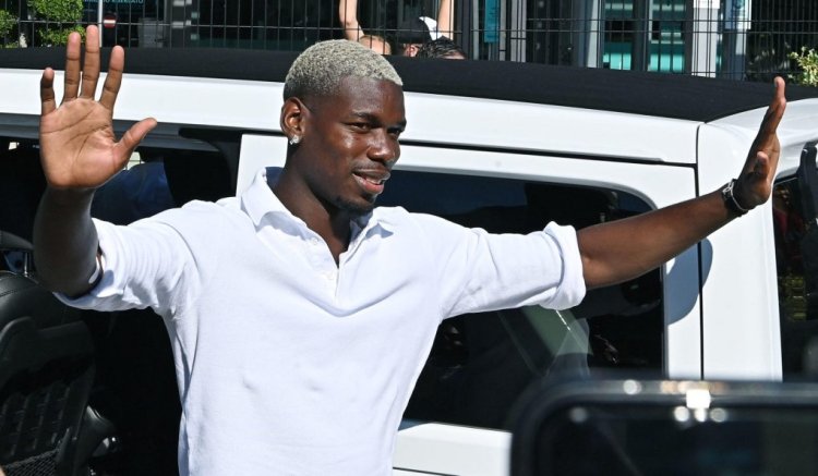 This picture taken on July 9, 2022 and released on July 11, 2022 by Italian news agence Ansa shows French World Cup winning midfielder Paul Pogba arriving at Juventus football club's Medical Center, in Turin. - Pogba has returned to Serie A side Juventus on a free transfer, the Italian giants announced on their website on July 11, 2022. - Italy OUT (Photo by STRINGER / ANSA / AFP) / Italy OUT (Photo by STRINGER/ANSA/AFP via Getty Images)