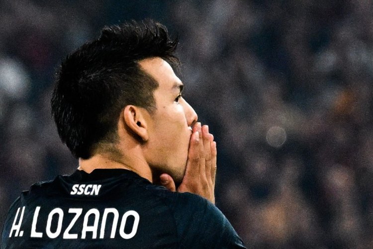Napoli's Mexican forward Hirving Lozano reacts after missing a goal opportunity during the Italian Serie A football match between AS Rome and Napoli on October 23, 2022 at the Olympic stadium in Rome. (Photo by Vincenzo PINTO / AFP) (Photo by VINCENZO PINTO/AFP via Getty Images)