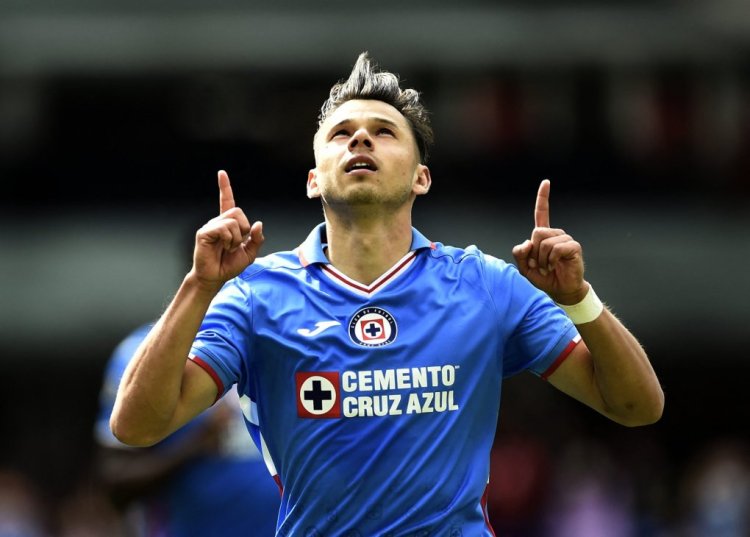 Angel Romero of Cruz Azul celebrates after scoring a goal against Mazatlan during their Mexican Apertura 2022 tournament football match at the Azteca stadium in Mexico City, on September 11, 2022. (Photo by CLAUDIO CRUZ / AFP) (Photo by CLAUDIO CRUZ/AFP via Getty Images)