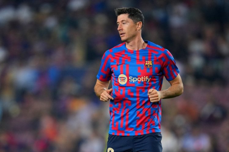 BARCELONA, SPAIN - OCTOBER 26: Robert Lewandowski of FC Barcelona warms up prior to the UEFA Champions League group C match between FC Barcelona and FC Bayern München at Spotify Camp Nou on October 26, 2022 in Barcelona, Spain. (Photo by Aitor Alcalde/Getty Images)